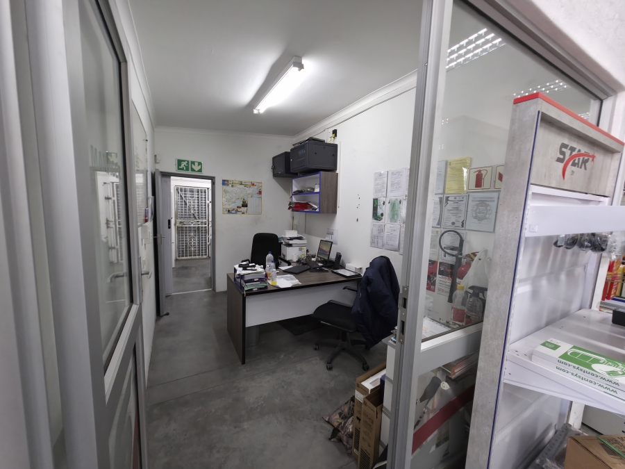 Commercial Property for Sale in Vincent Eastern Cape